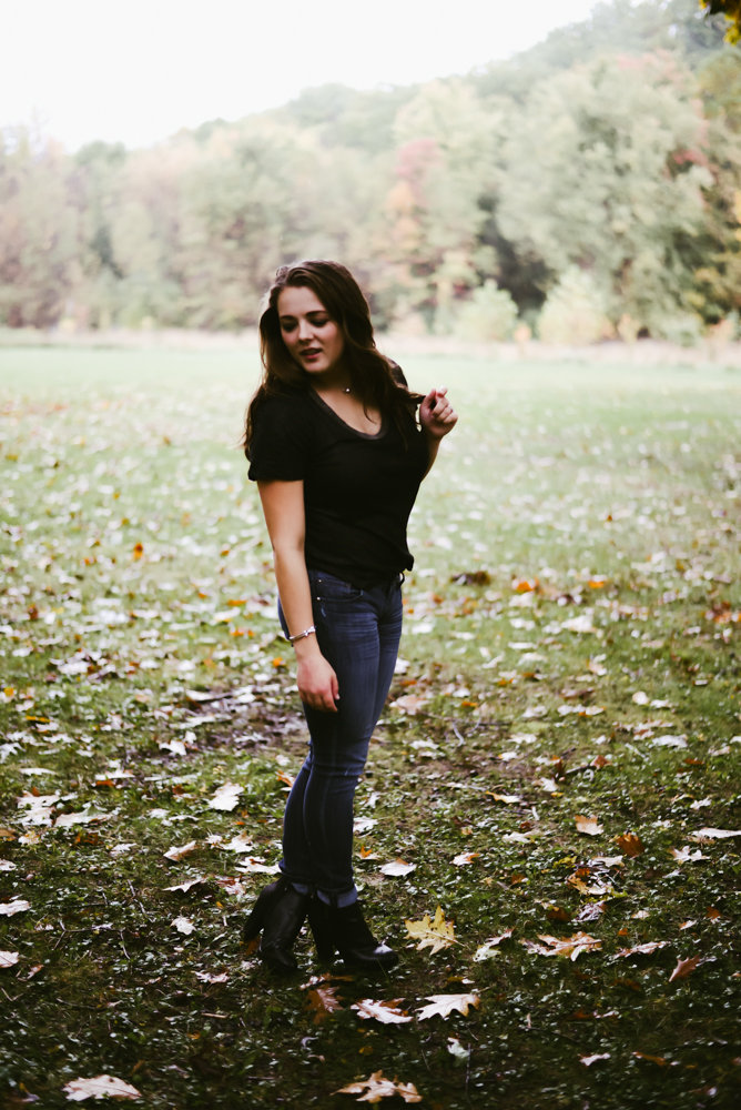 fall photography blogger rain autumn umbrella photo ideas moody outdoors
