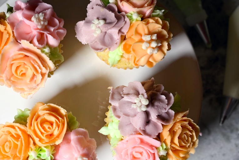Buttercream Flower Cupcakes Simple & Easy Decorating Tutorial