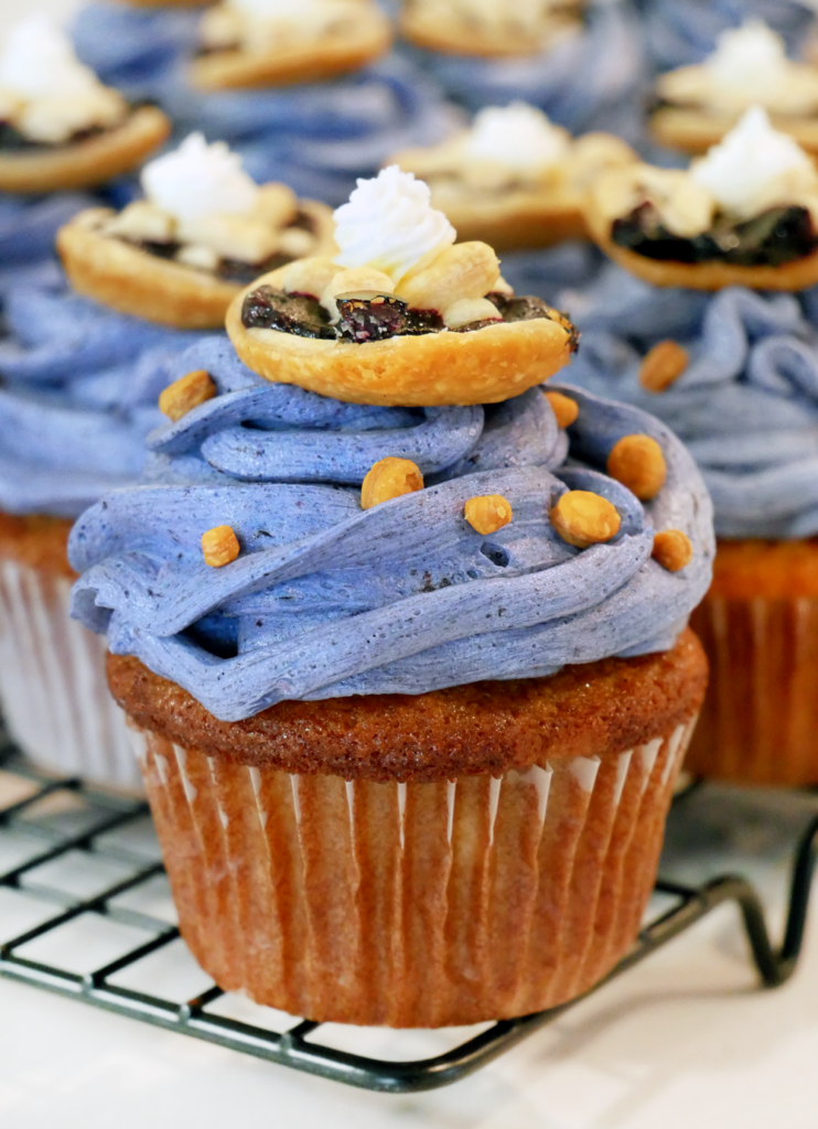 Blueberry Pie Cupcakes – Recipe & Decorating Tutorial