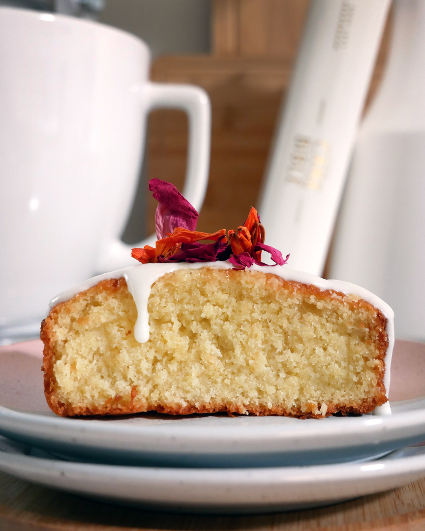 11 Easy Glaze Recipes To Elevate A Cake - Tasty & Elegant Flavor Ideas